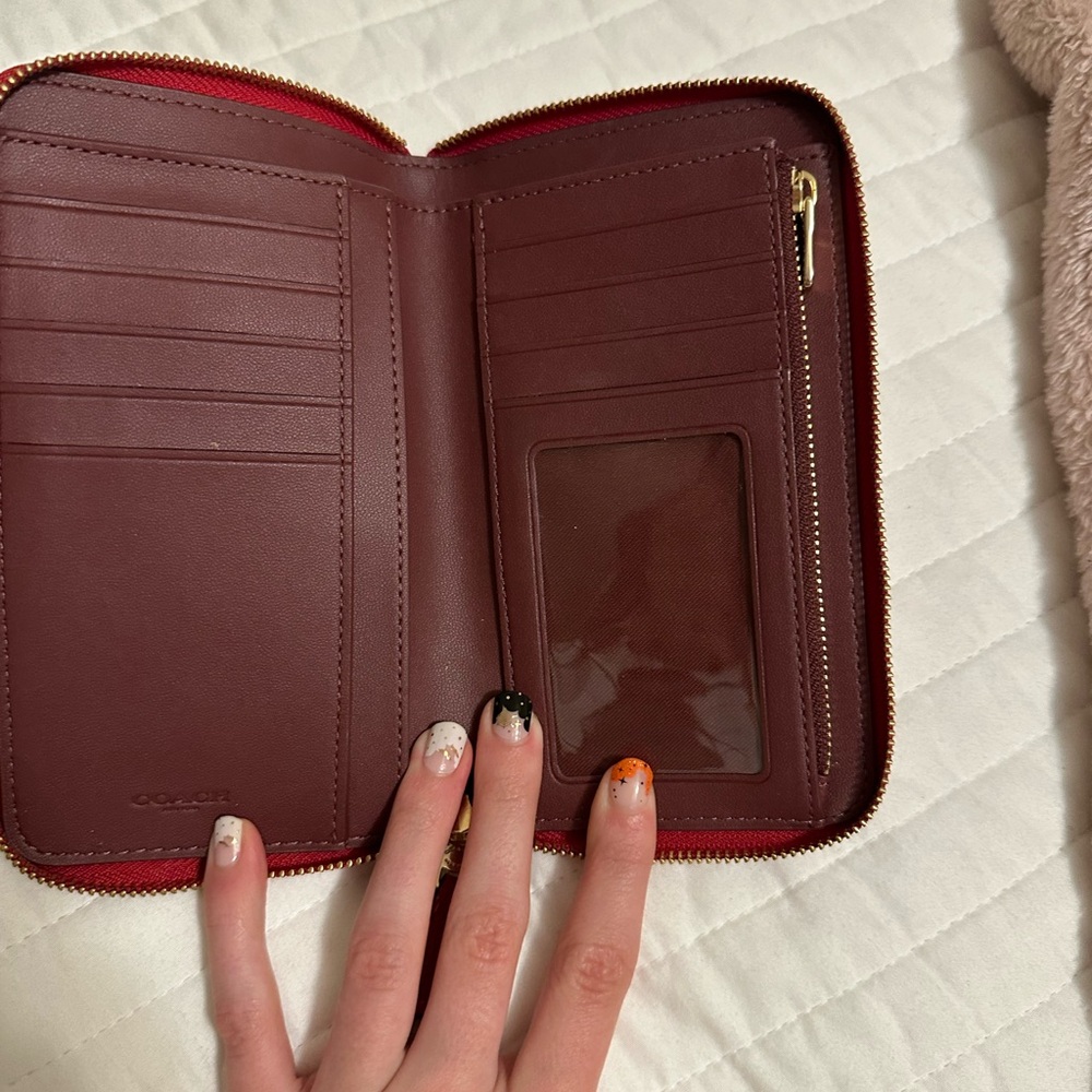 Coach Medium Zip Wallet in Red Pebbled Leather - Picture 4 of 6
